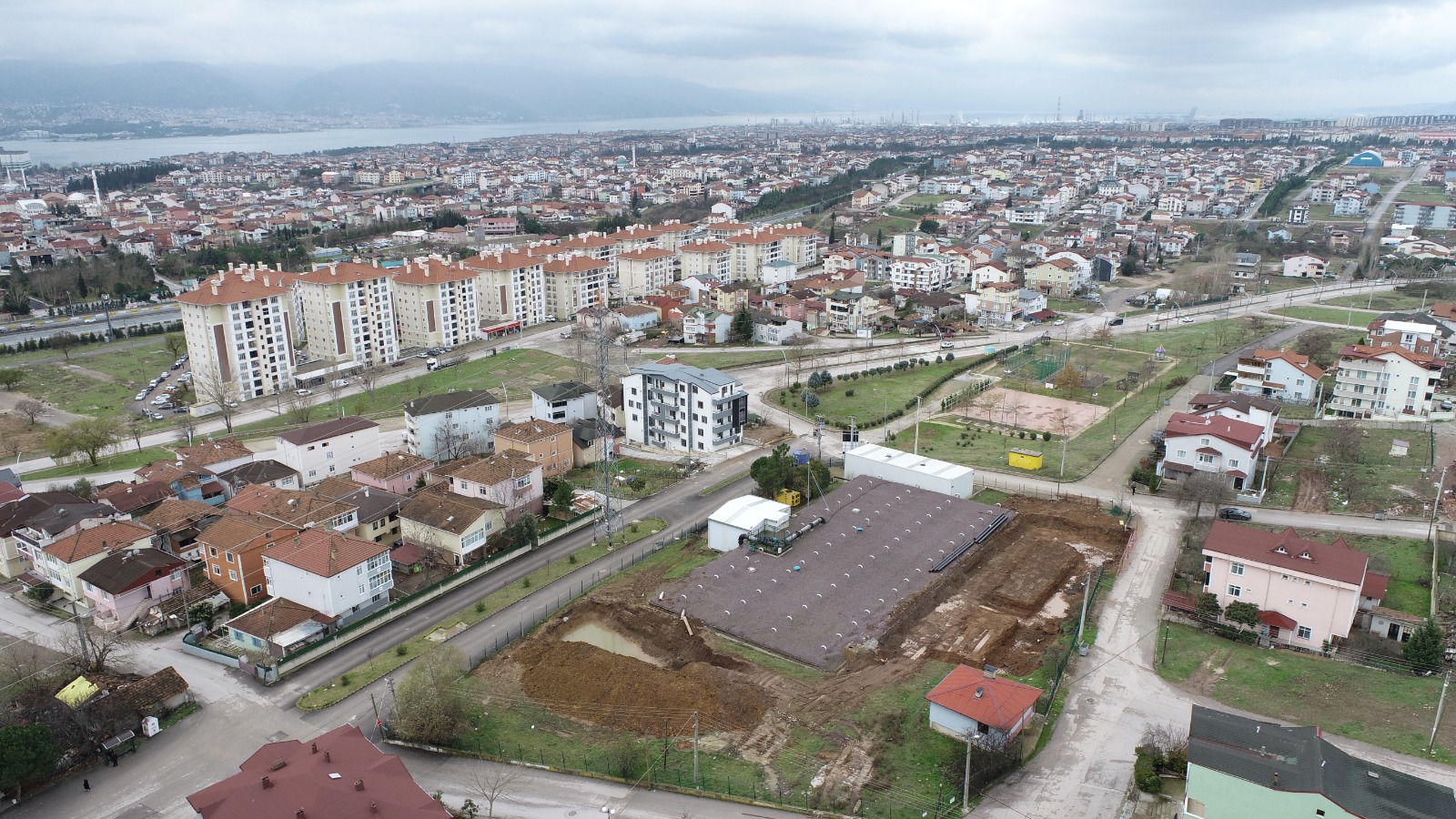 DERİNCE ÇINARLIDERE SUYUNUN ARITILARAK ABONELERE SAĞLANMASI İÇİN ÇALIŞMALAR BAŞLADI
