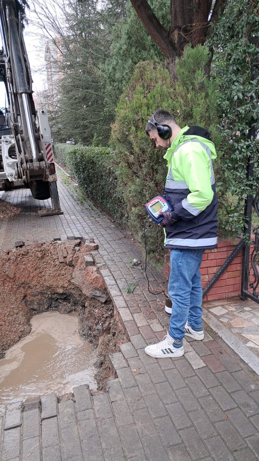 İSU’DAN ADIM ADIM KAYIP VE KAÇAK SU MÜCADELESİ!