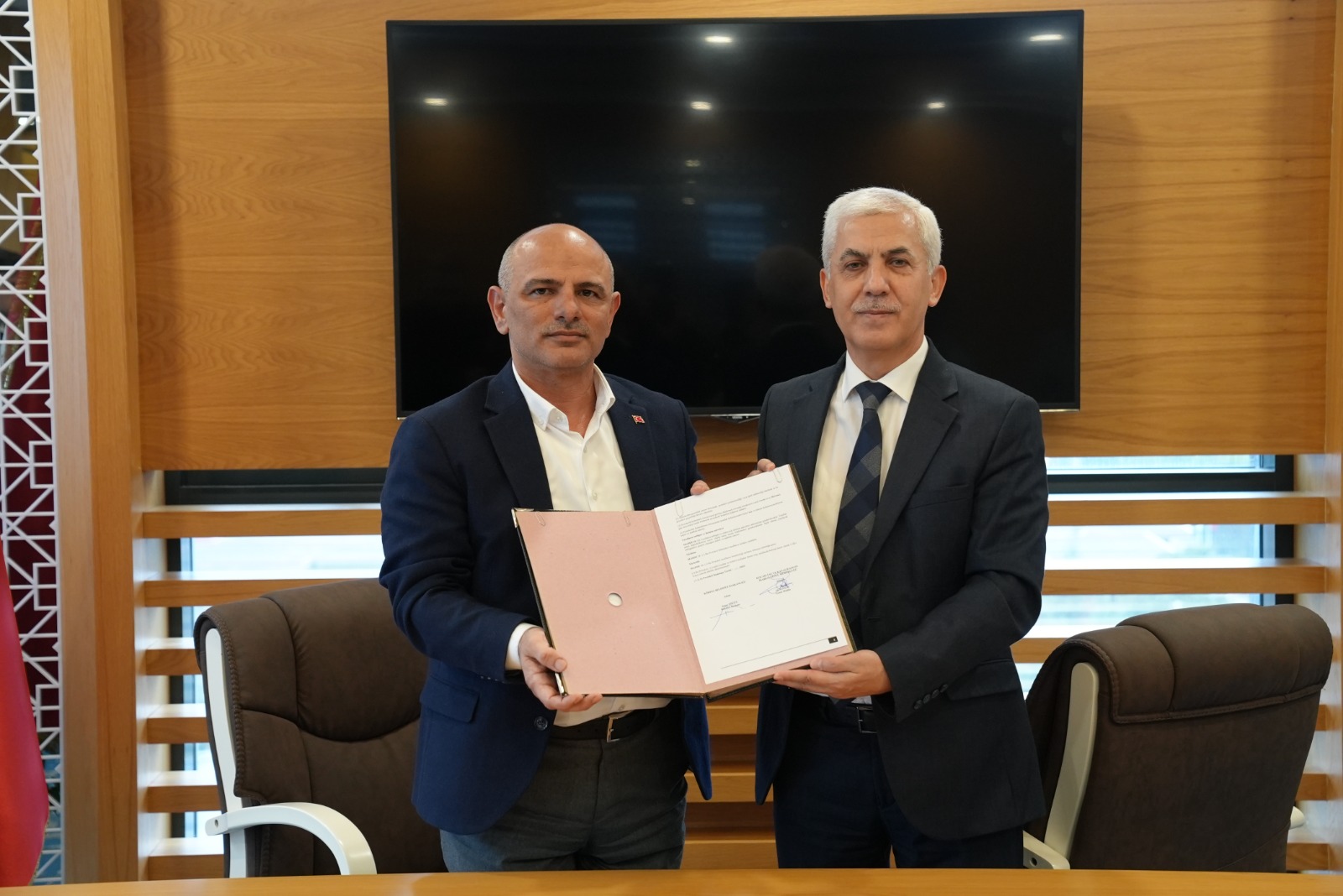 İSU’DAN DİJİTAL HİZMET KOLAYLIĞI: İSU VE KÖRFEZ BELEDİYESİ ARASINDA PROTOKOL İMZALANDI