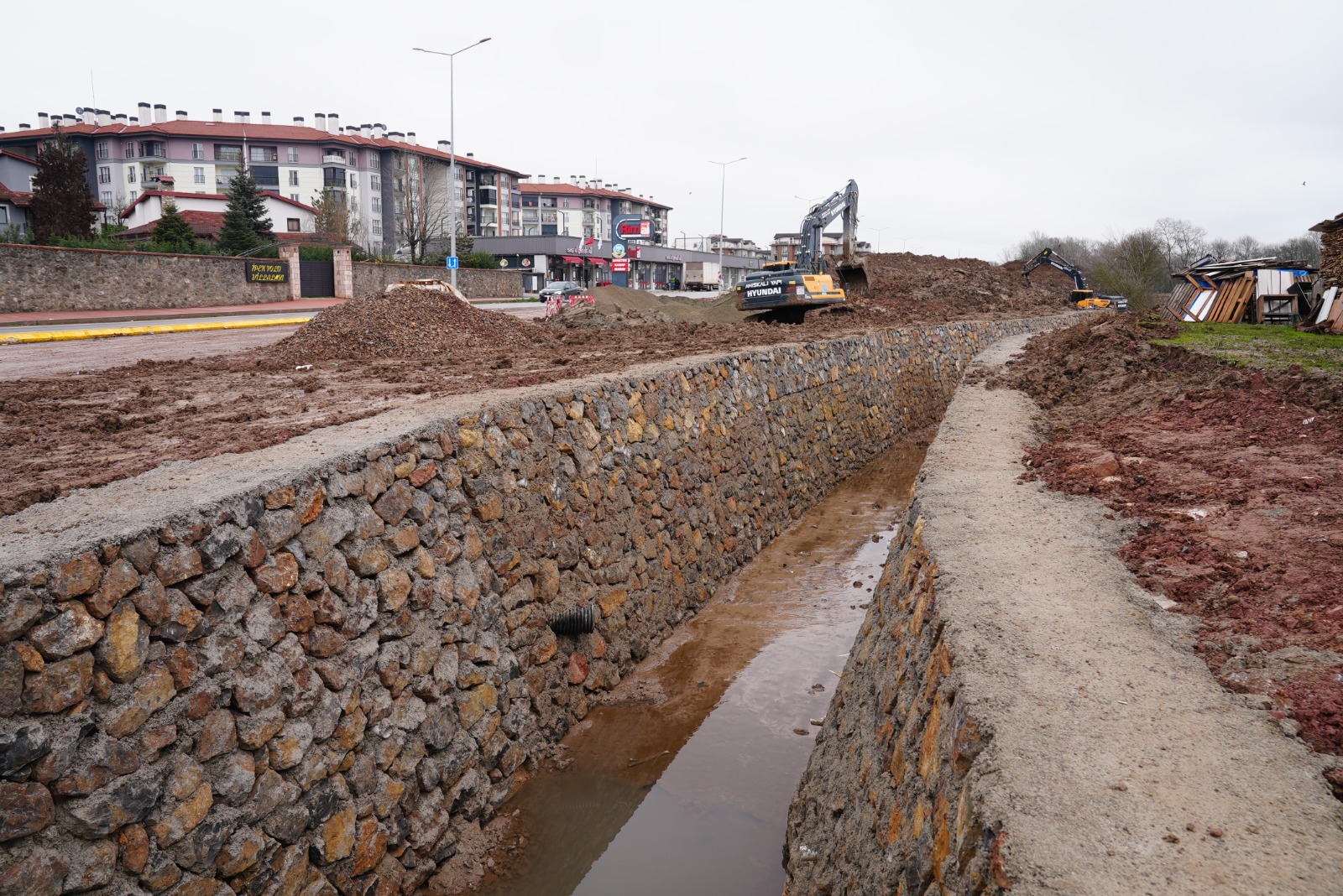 İSU, KARTEPE FATİH SULTAN MAHALLESİ’NDE ISLAH ÇALIŞMASINA DEVAM EDİYOR