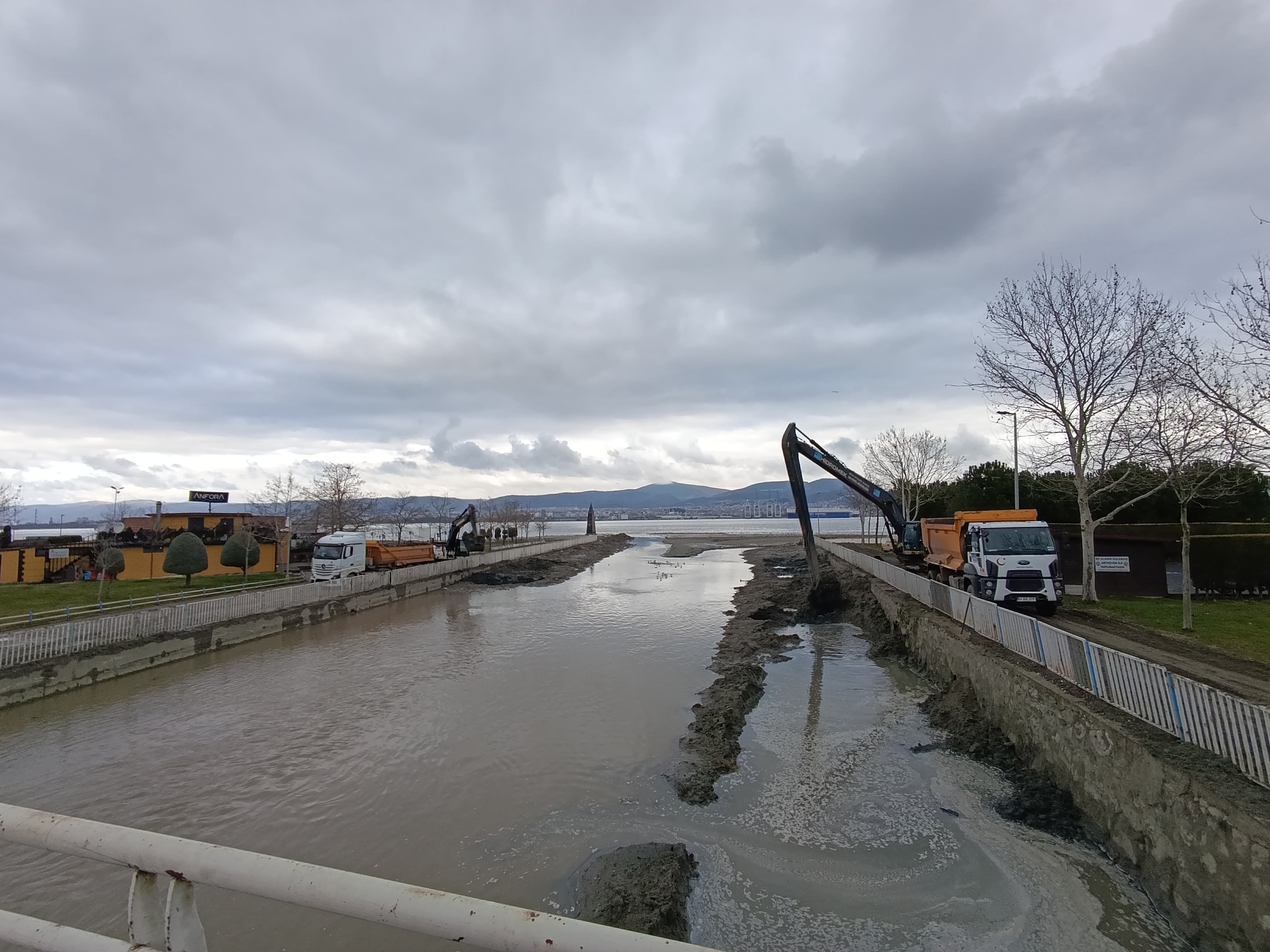 KOCAELİ’DE 2024 YILINDA 525 BİN 300 METRE DERE TEMİZLENDİ