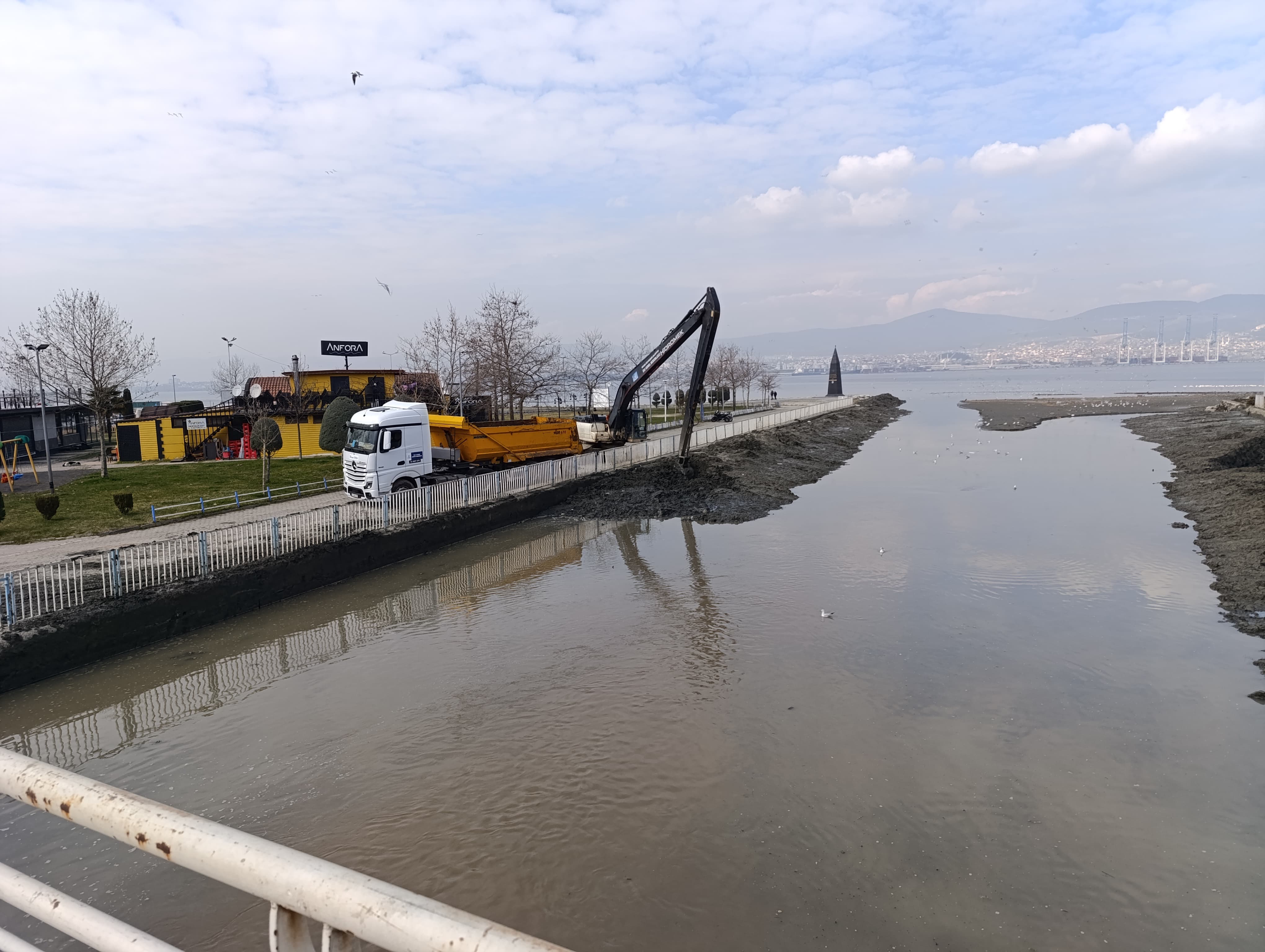 KOCAELİ’DE 2024 YILINDA 525 BİN 300 METRE DERE TEMİZLENDİ