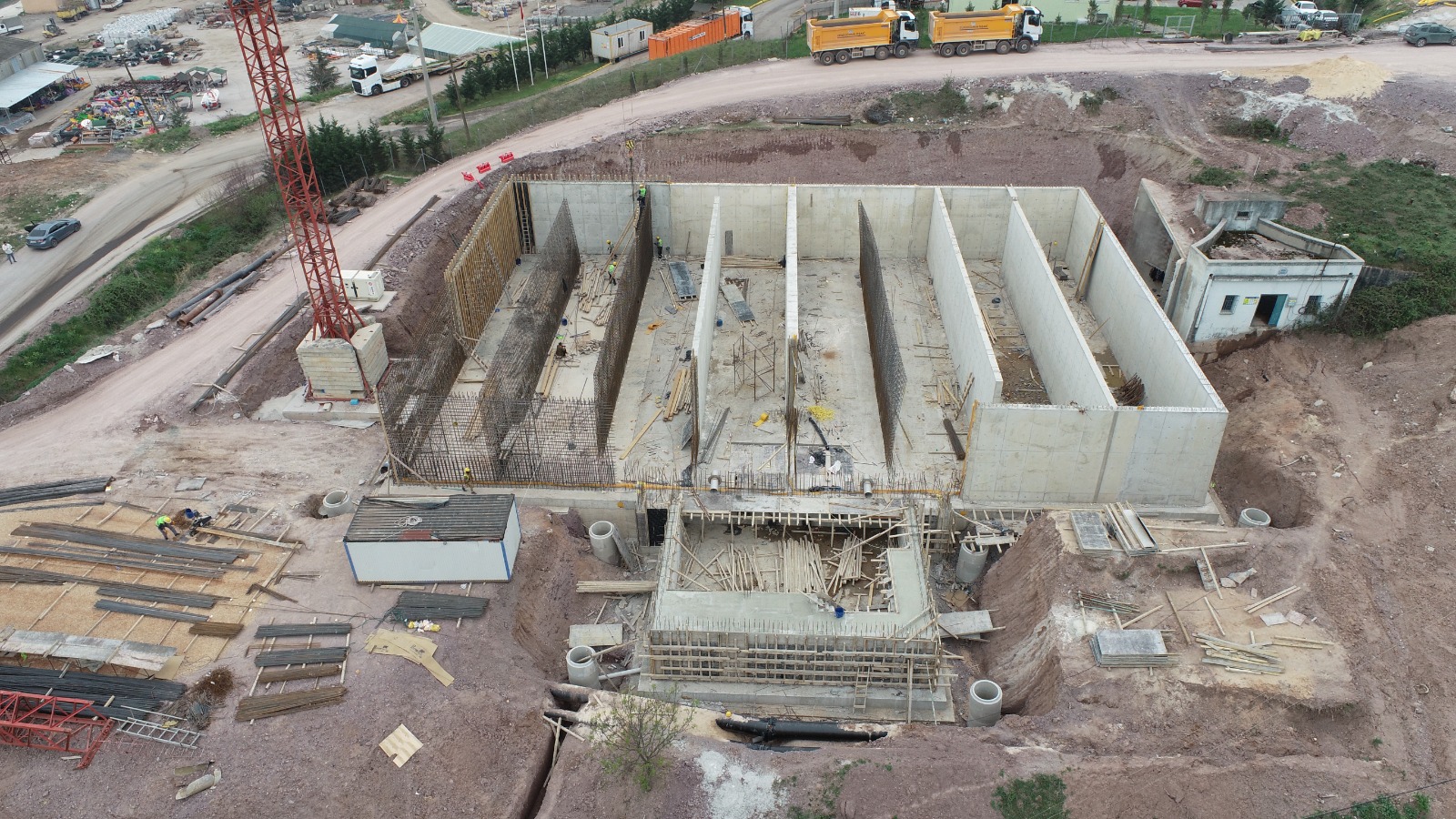 İSU’DAN KÖRFEZ’E YENİ DEPOLAR: 5.000 M³’LÜK DEPO TAMAM, 2 YENİ DEPO VE TERFİ MERKEZİ YAPIMDA