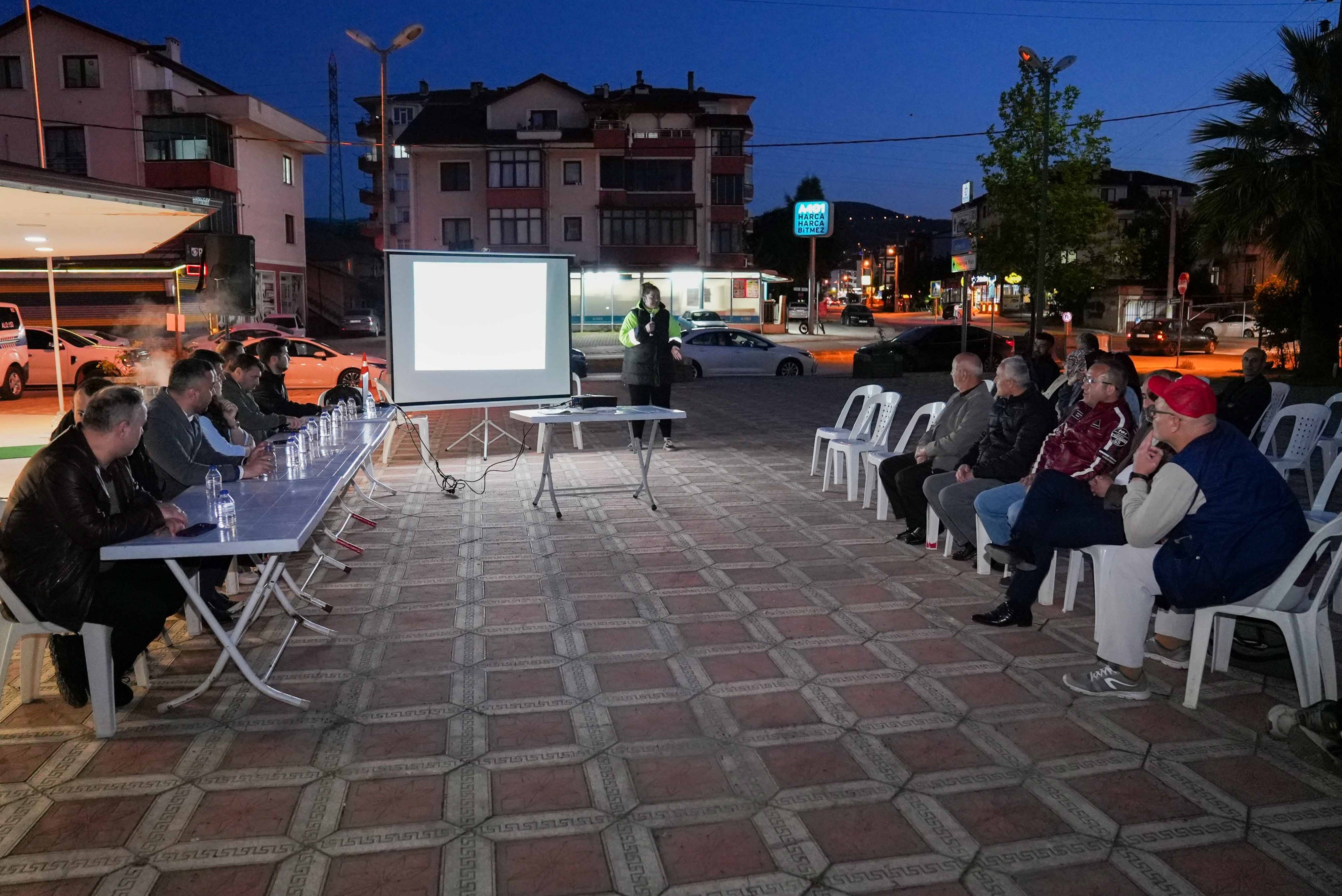 İSU, GÖLCÜK’TE ALTYAPI ÇALIŞMALARIYLA İLGİLİ VATANDAŞLARI BİLGİLENDİRDİ