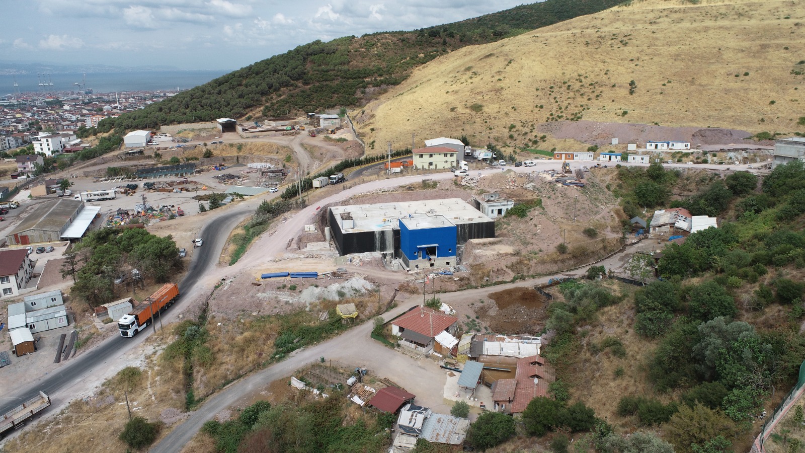 İSU, KÖRFEZ’DE 5.000 TONLUK DEPOYU TAMAMLADI, İKİ YENİ DEPO DAHA İNŞA EDİYOR