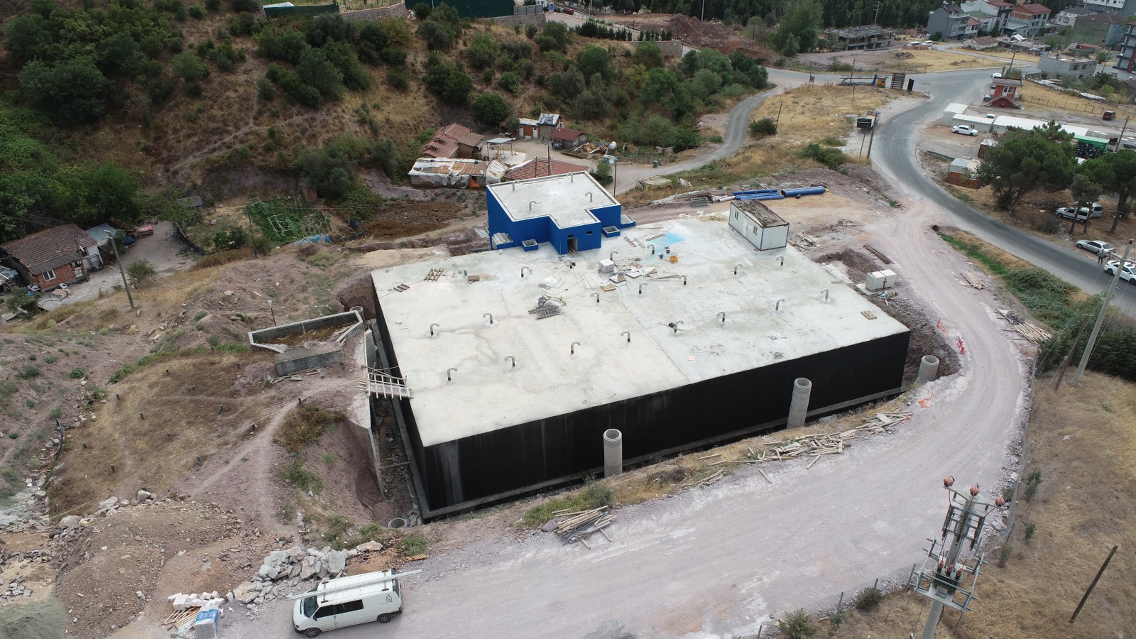 İSU, KÖRFEZ’DE 5.000 TONLUK DEPOYU TAMAMLADI, İKİ YENİ DEPO DAHA İNŞA EDİYOR