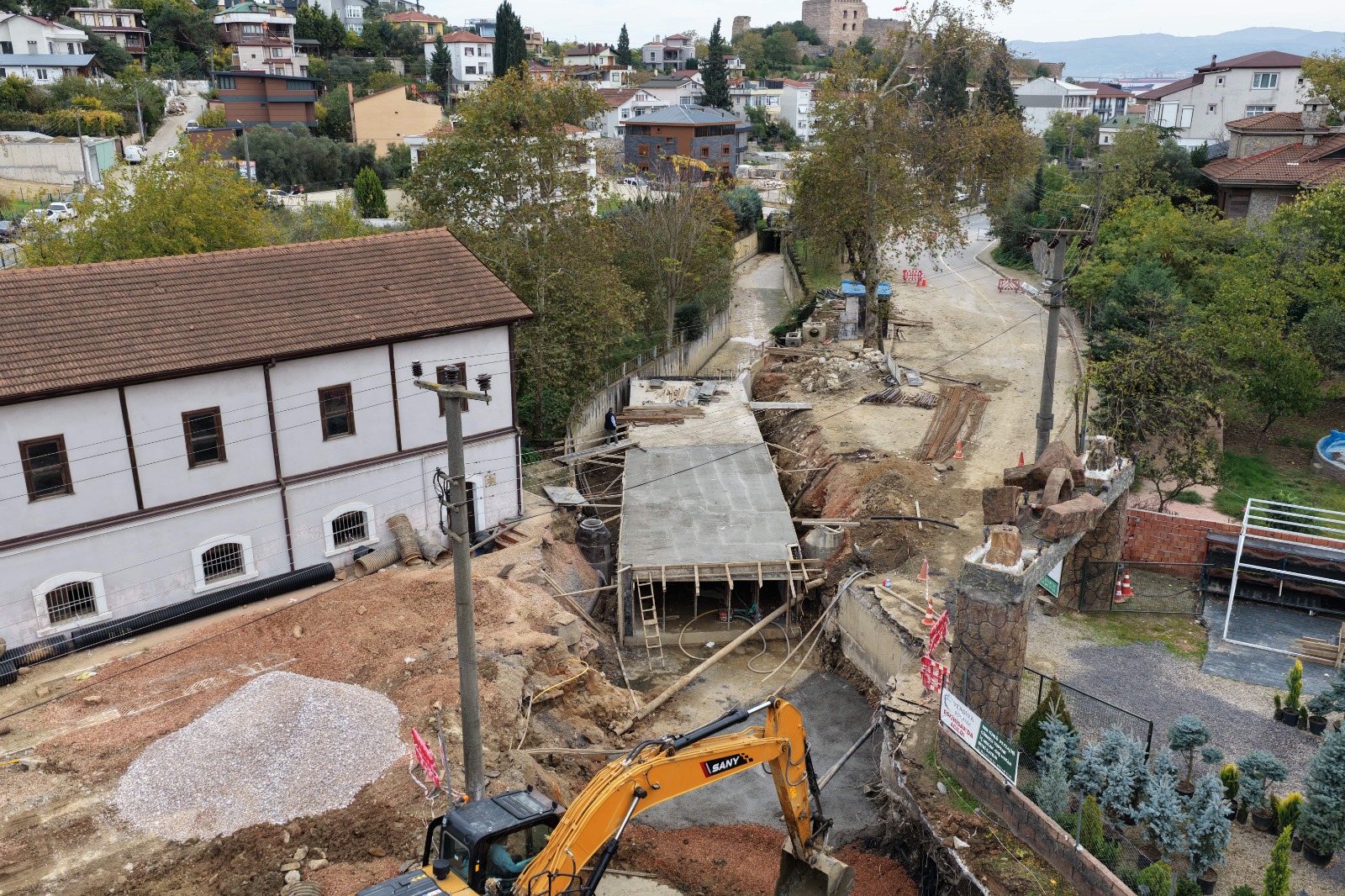 GEBZE’DE ALTYAPI SEFERBERLİĞİ: İÇME SUYU, ATIK SU VE YAĞMUR SUYU HATLARI YENİLENİYOR
