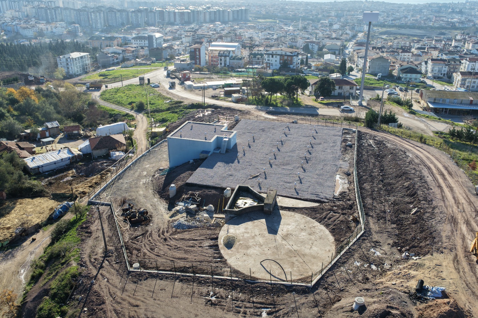 KÖRFEZ’DE İÇME SUYU ALTYAPISI GÜÇLENİYOR: 2 YENİ DEPO VE TERFİ MERKEZİ HİZMETE ALINDI