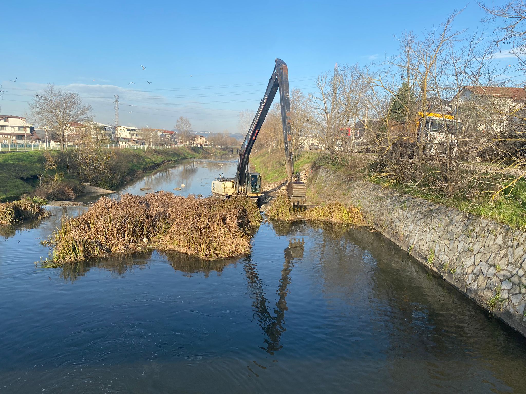  2025’TE KOCAELİ GENELİNDE 647 BİN 700 METRE DERE TEMİZLİĞİ YAPILDI