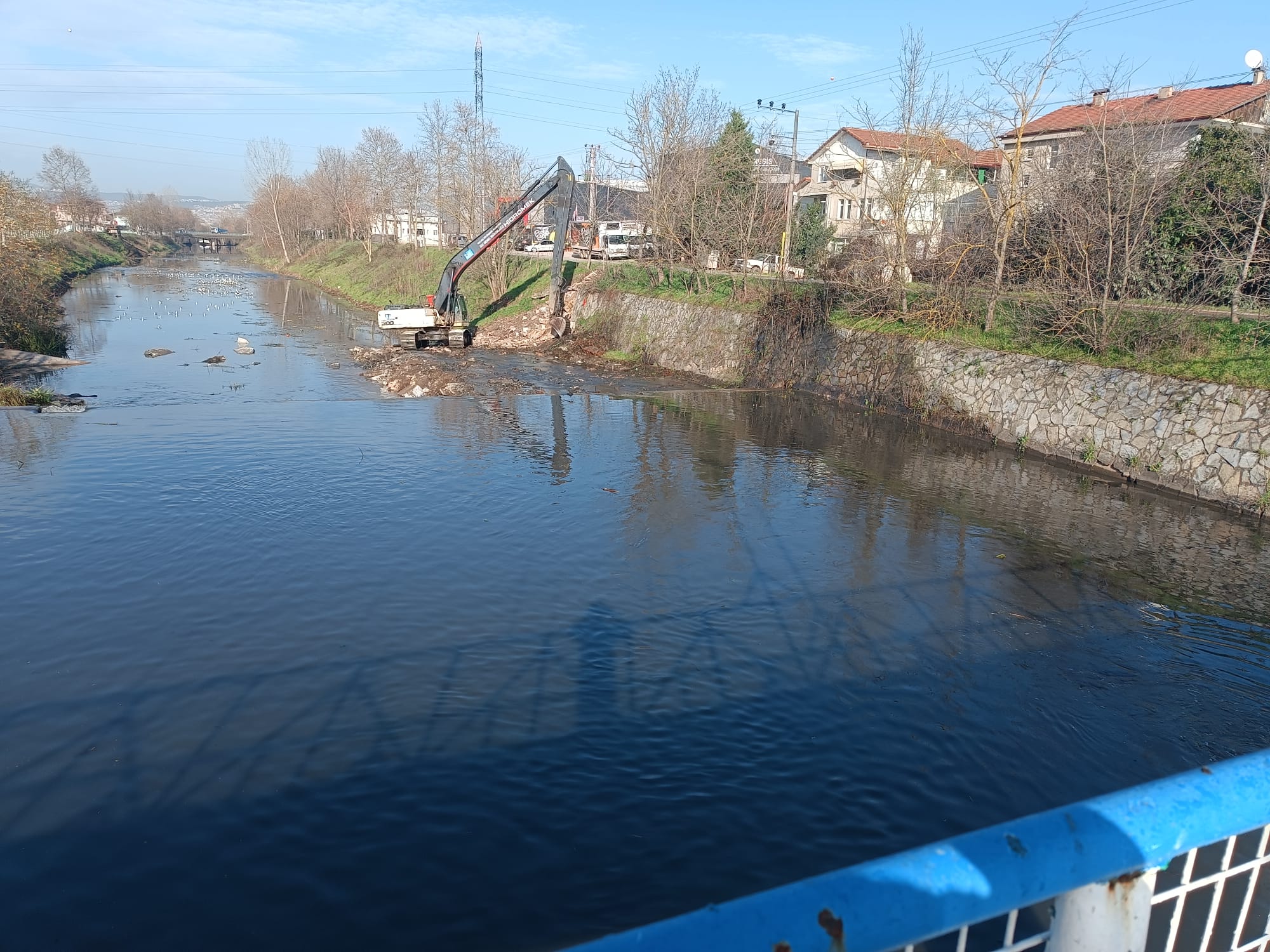  2025’TE KOCAELİ GENELİNDE 647 BİN 700 METRE DERE TEMİZLİĞİ YAPILDI