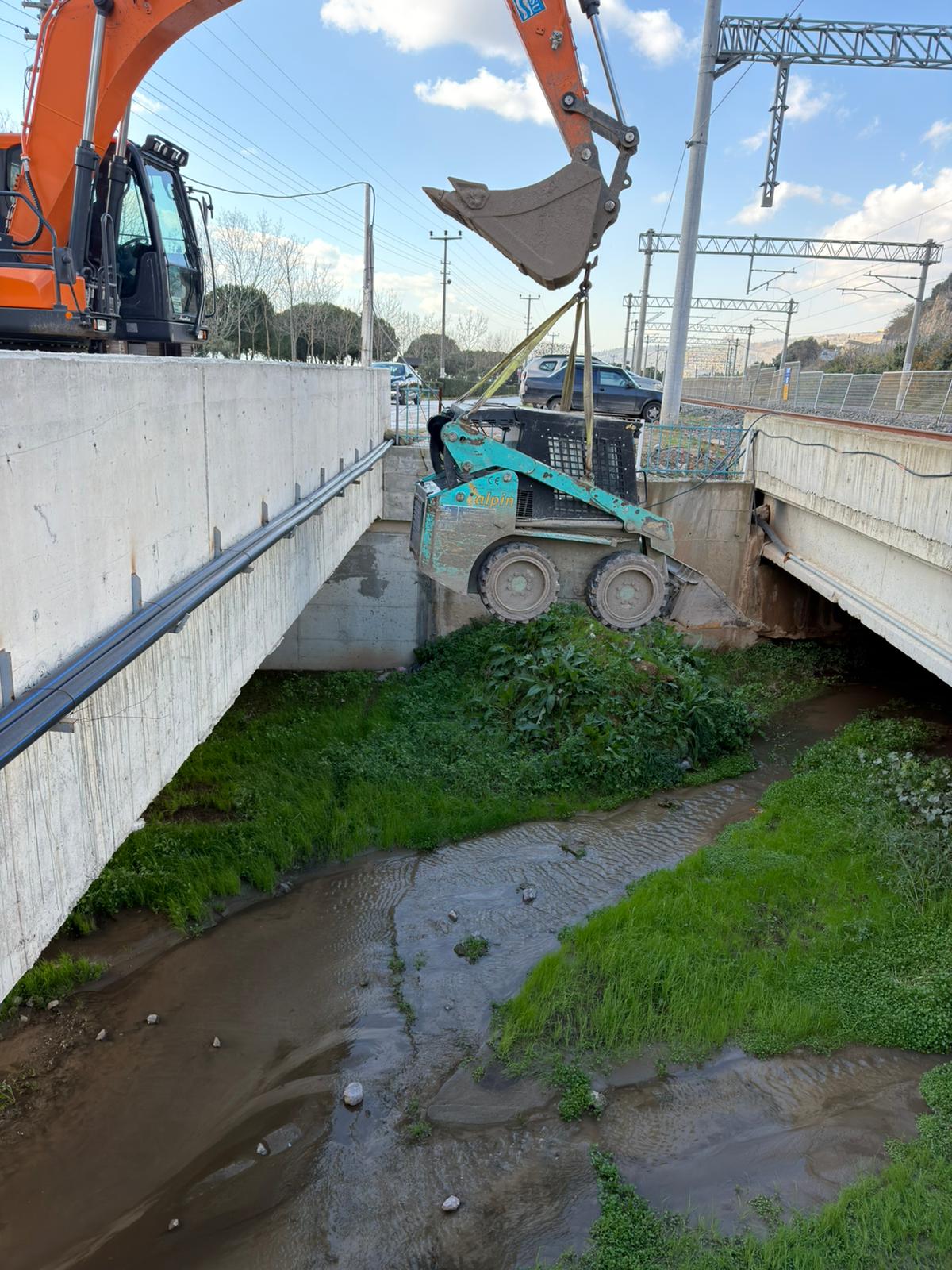  2025’TE KOCAELİ GENELİNDE 647 BİN 700 METRE DERE TEMİZLİĞİ YAPILDI