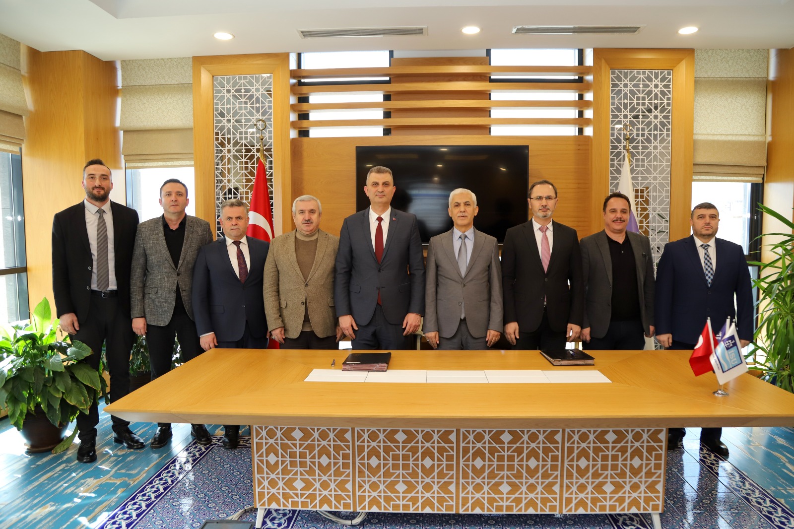 GÖLCÜK’TE DİJİTAL RUHSAT SÜRECİ BAŞLIYOR; İSU İLE GÖLCÜK BELEDİYESİ PROTOKOL İMZALADI