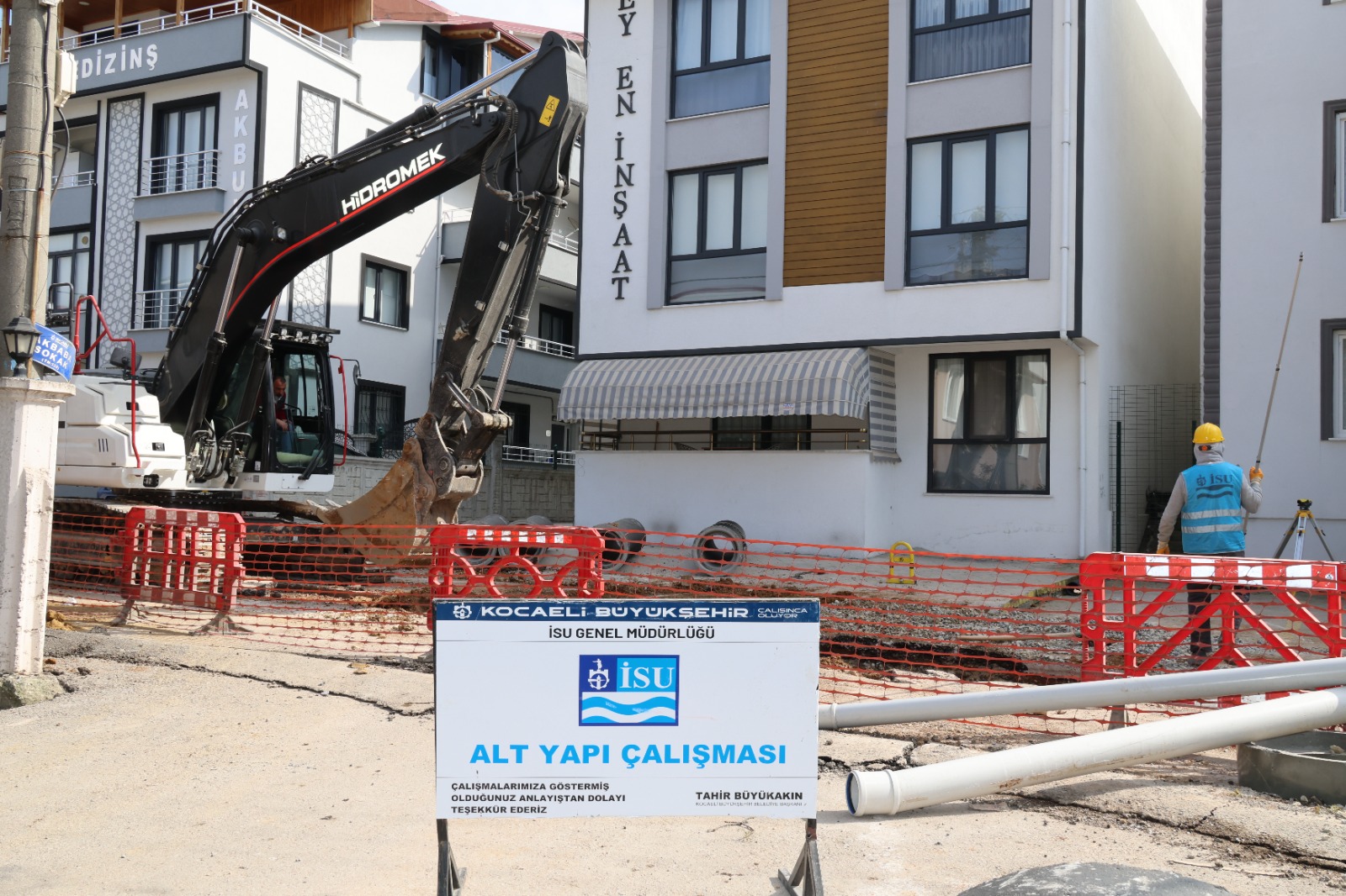 DERİNCE’DE ALTYAPI ÇALIŞMALARI TÜM HIZIYLA SÜRÜYOR
