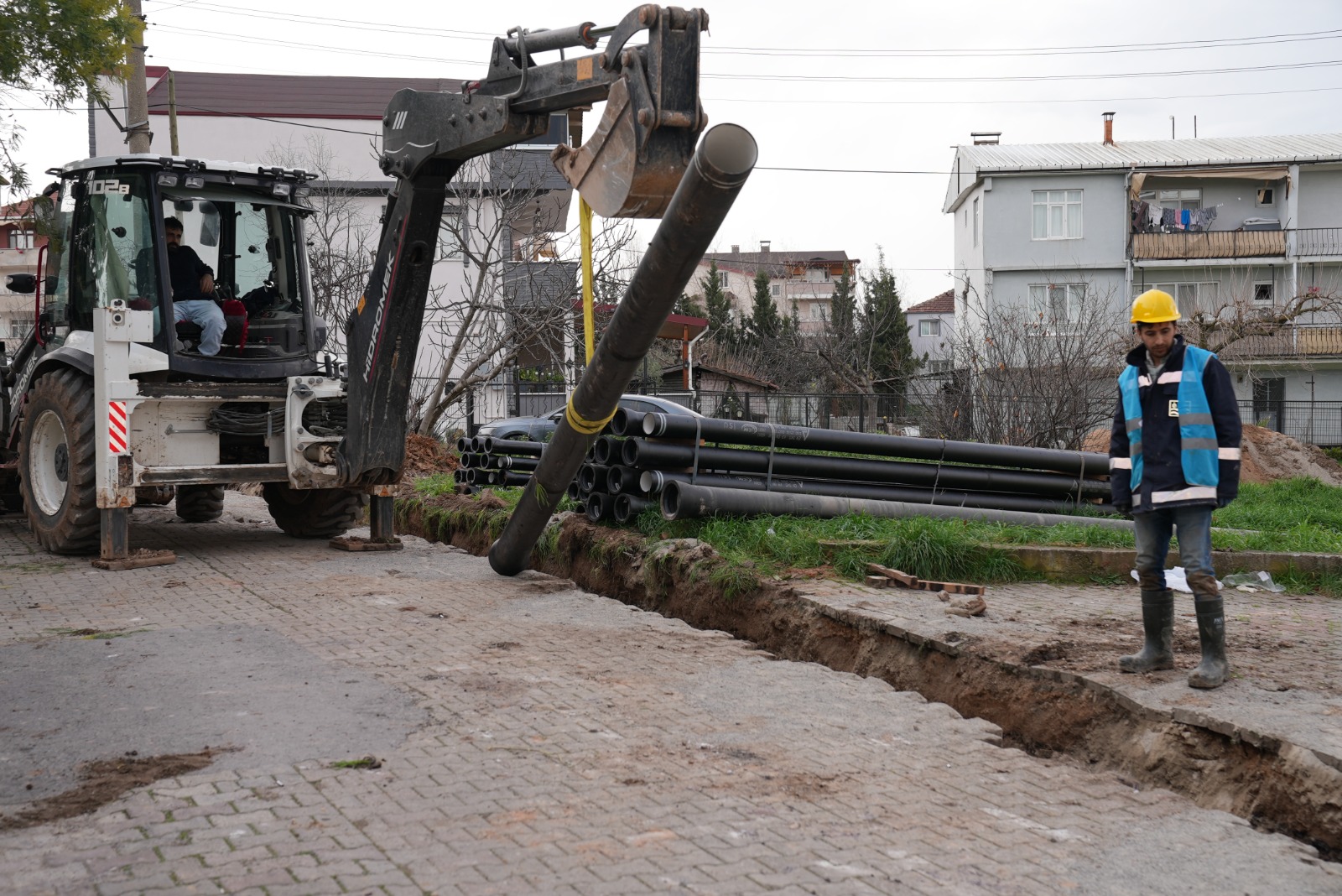 DERİNCE’DE ALTYAPI ÇALIŞMALARI TÜM HIZIYLA SÜRÜYOR