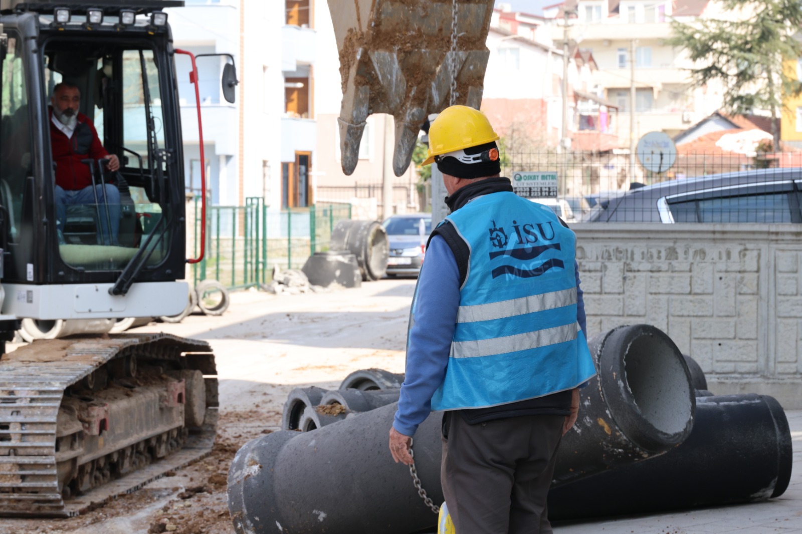 DERİNCE’DE ALTYAPI ÇALIŞMALARI TÜM HIZIYLA SÜRÜYOR