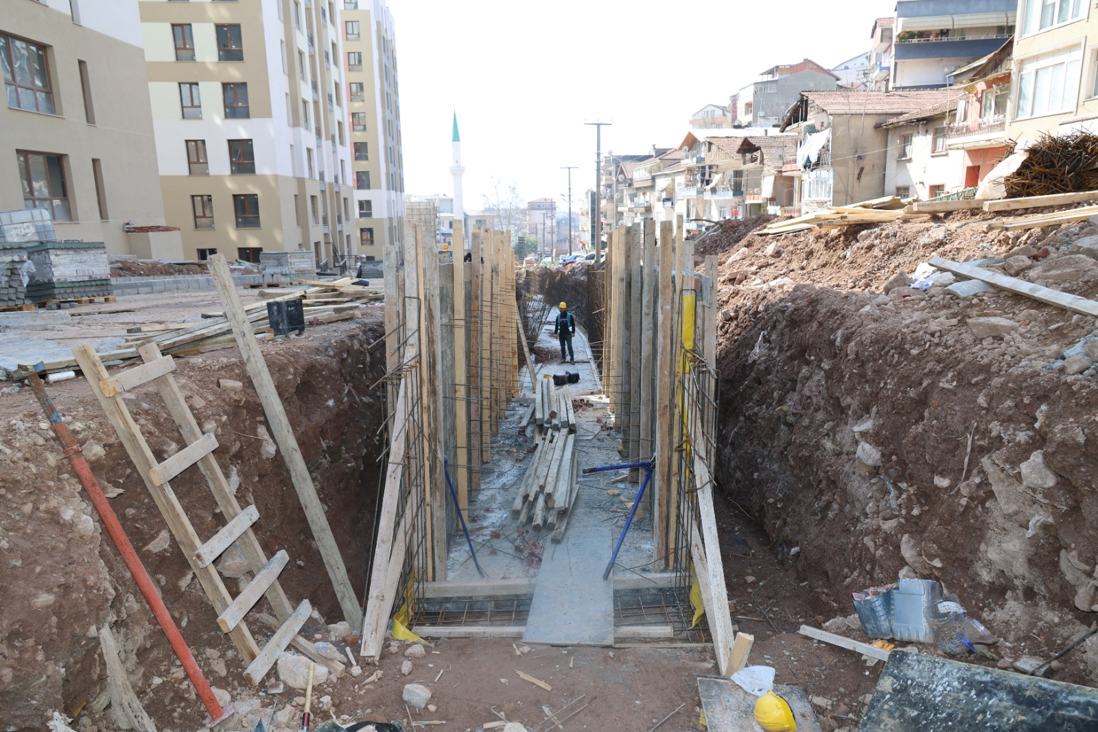CEDİT KENTSEL DÖNÜŞÜM ALANINDA 360 METRELİK DERE ISLAHI İLE GÜVENLİ ALTYAPI