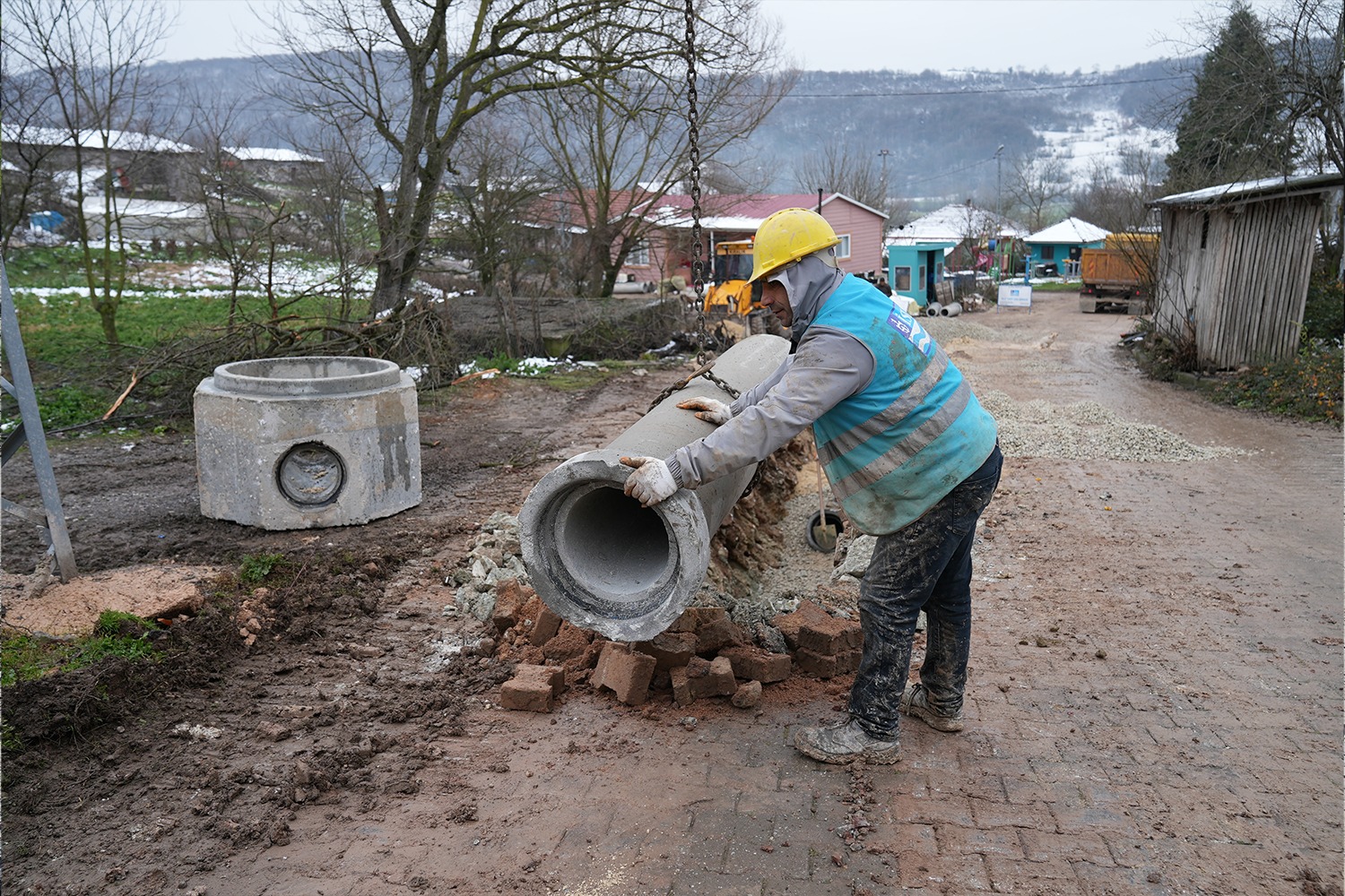 İSU’DAN GÖLCÜK VE İZMİT KIRSALINA GÜÇLÜ ALTYAPI YATIRIMI