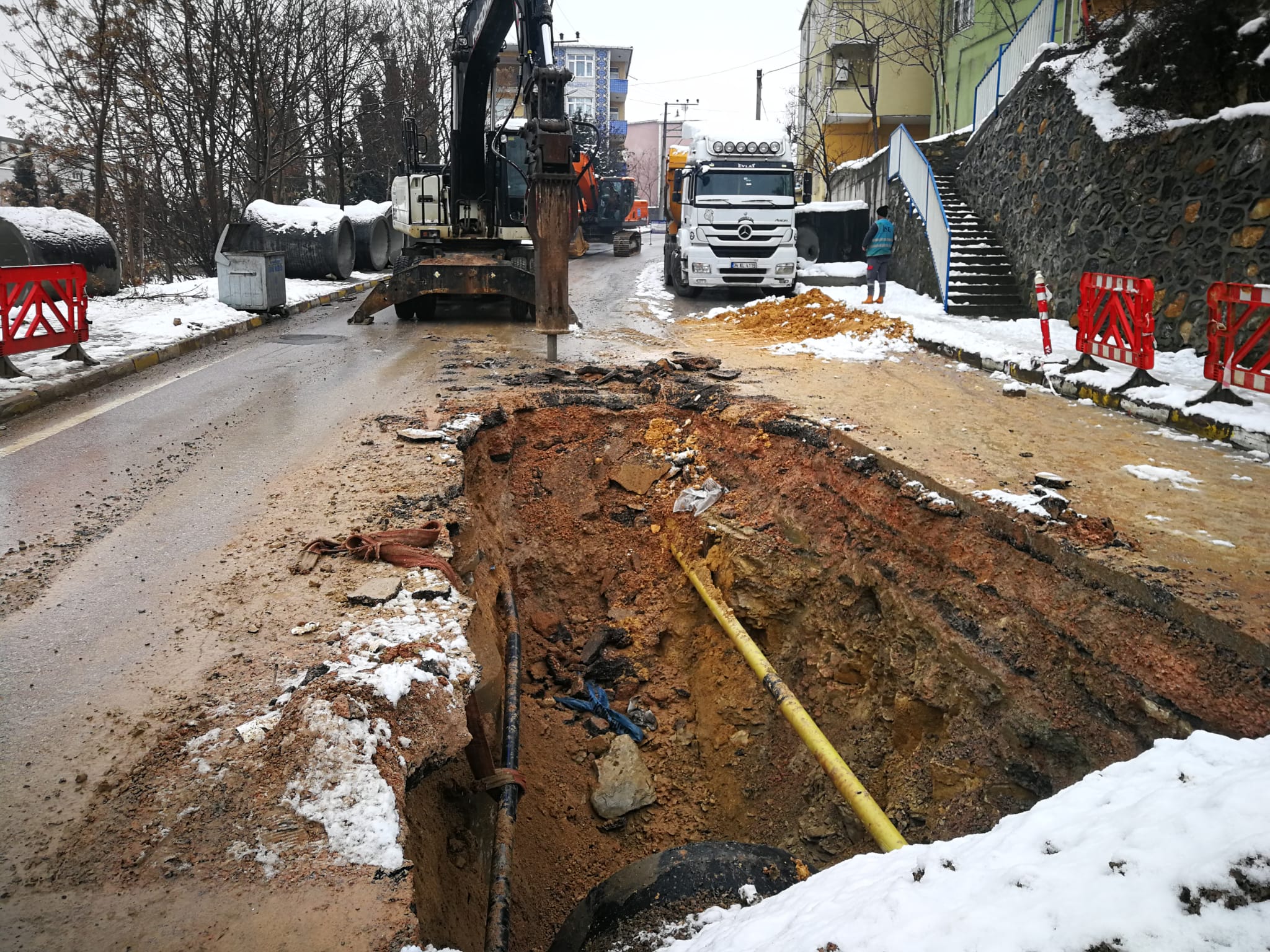 KAR SONRASI ALTYAPI VE ÜSTYAPI ÇALIŞMALARI BAŞLADI