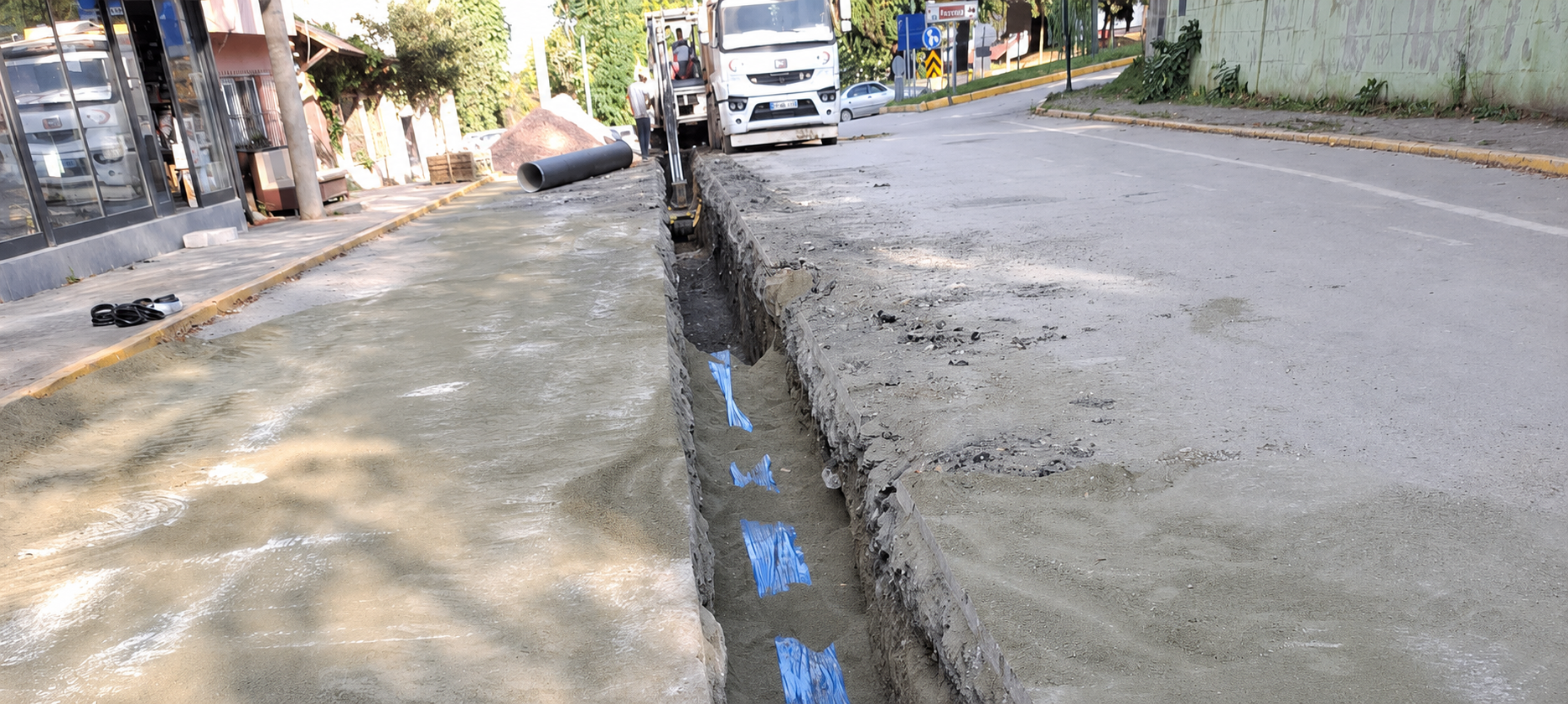 İSU'DAN DİLOVASI'NDA İÇME SUYU İLETİM ALTYAPISINA GÜÇLÜ YATIRIM