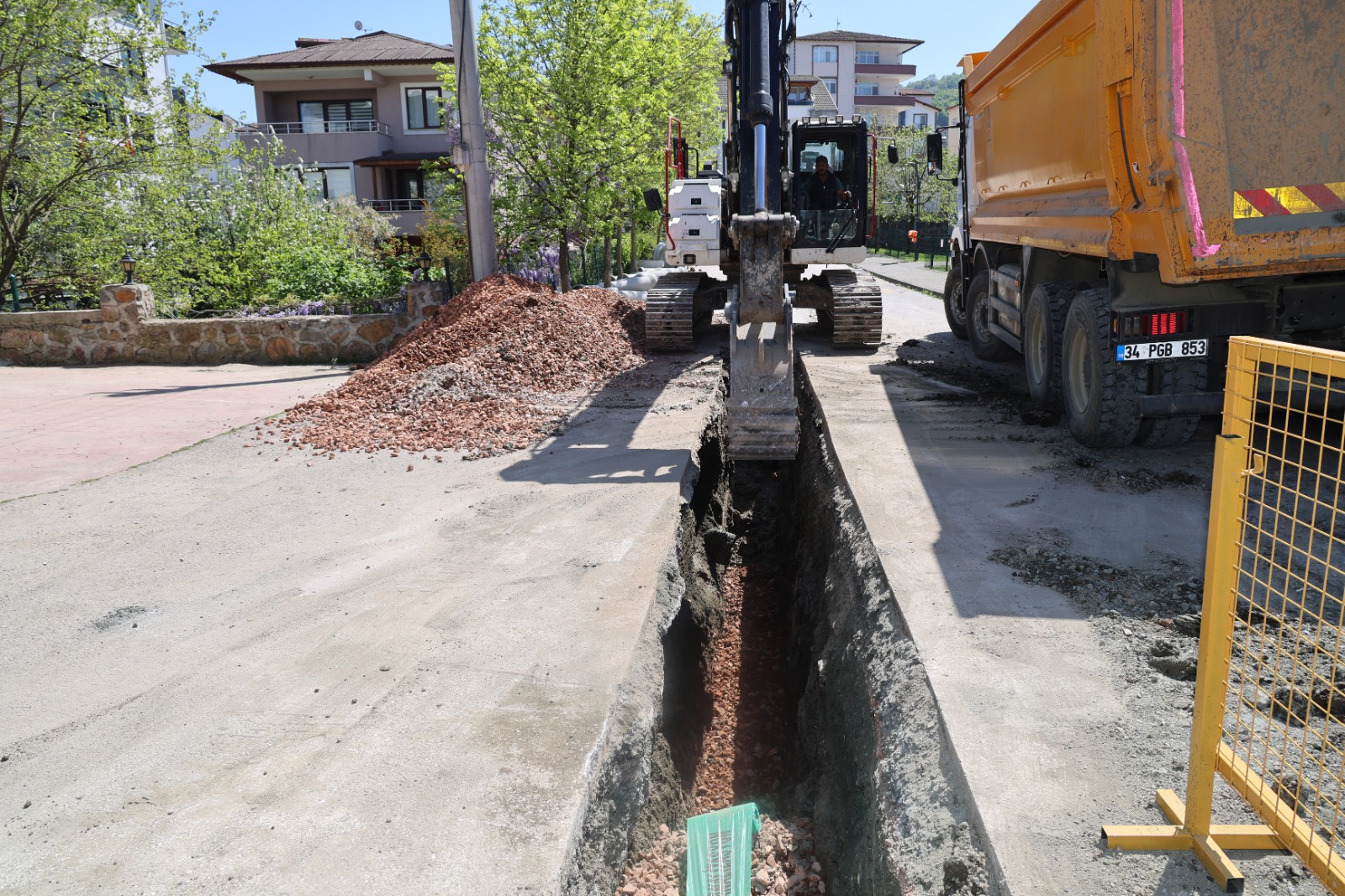 İSU'DAN İHSANİYE'DE KAPSAMLI ALTYAPI YATIRIMI