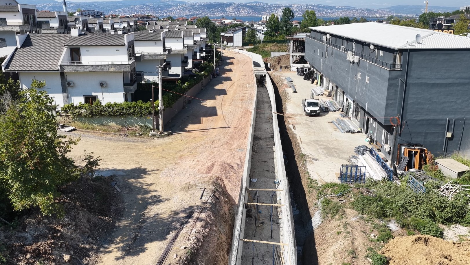   İSU’DAN BAŞİSKELE’YE BİNLERCE METRELİK ALTYAPI YATIRIMI