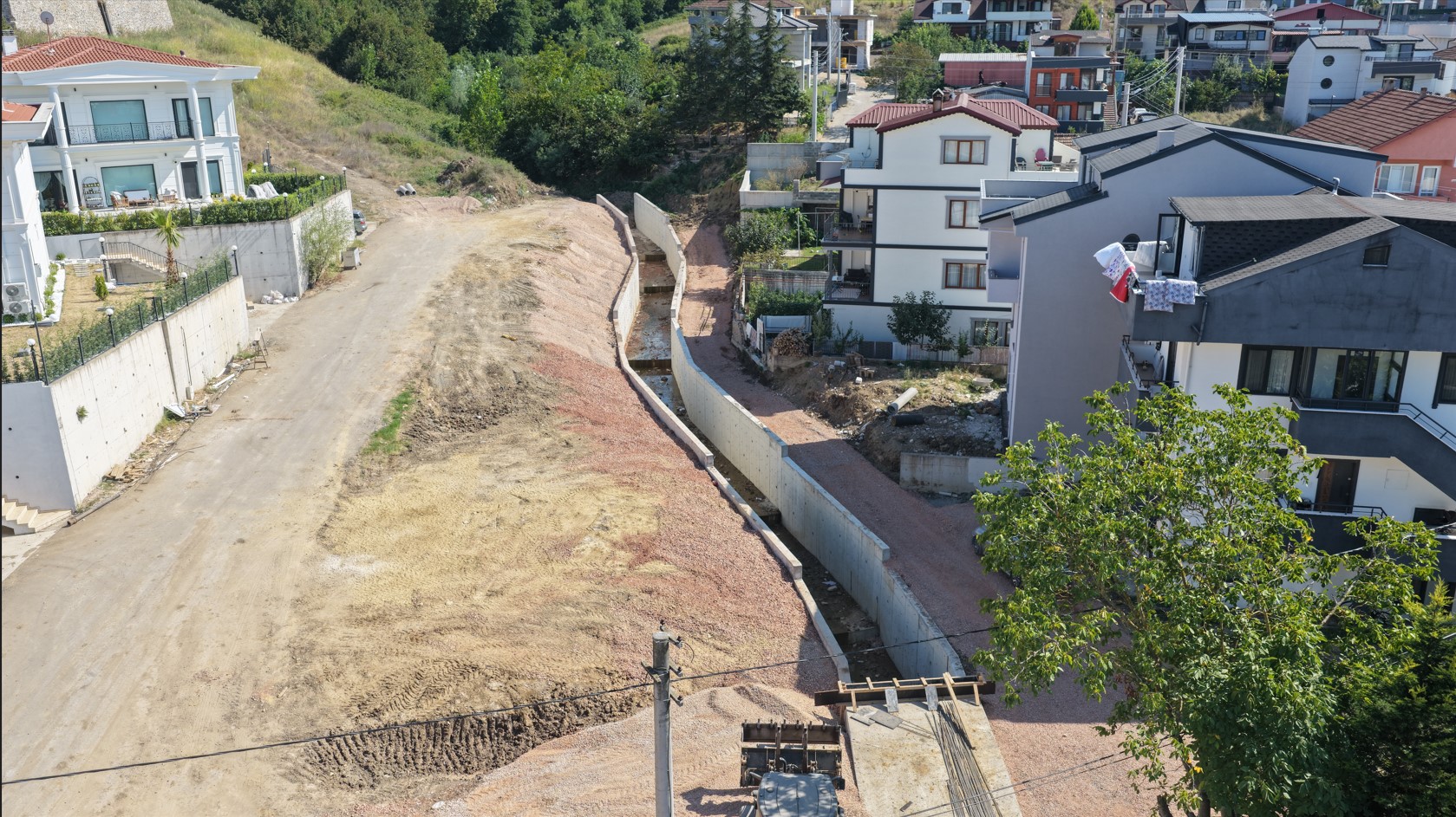   İSU’DAN BAŞİSKELE’YE BİNLERCE METRELİK ALTYAPI YATIRIMI