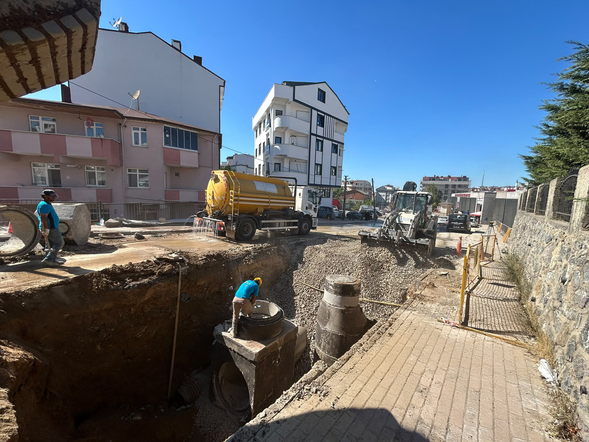 ÇAYIROVA’DA ALTYAPIYA GÜÇLÜ DOKUNUŞ