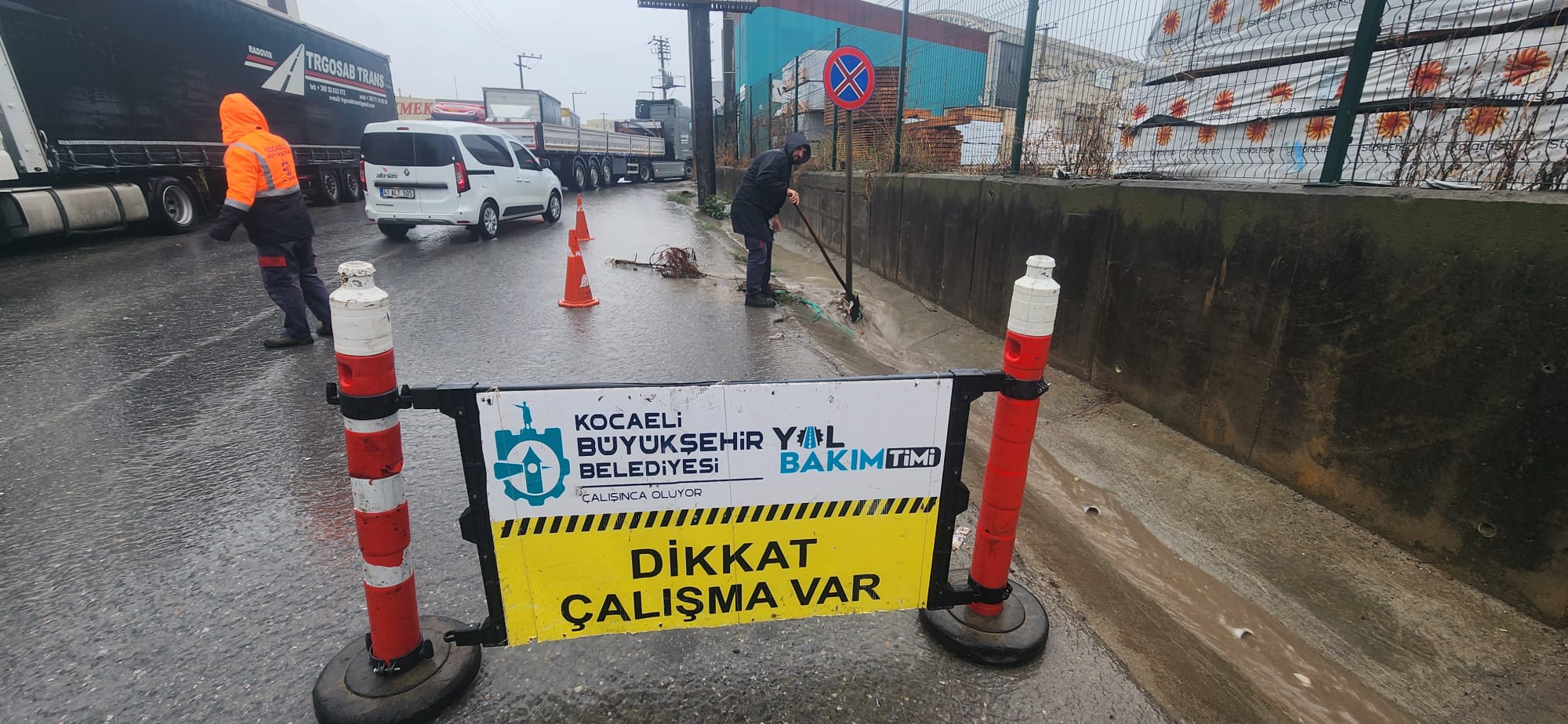IZGARA VE KANALLAR YAĞIŞ ÖNCESİ TEMİZLENDİ